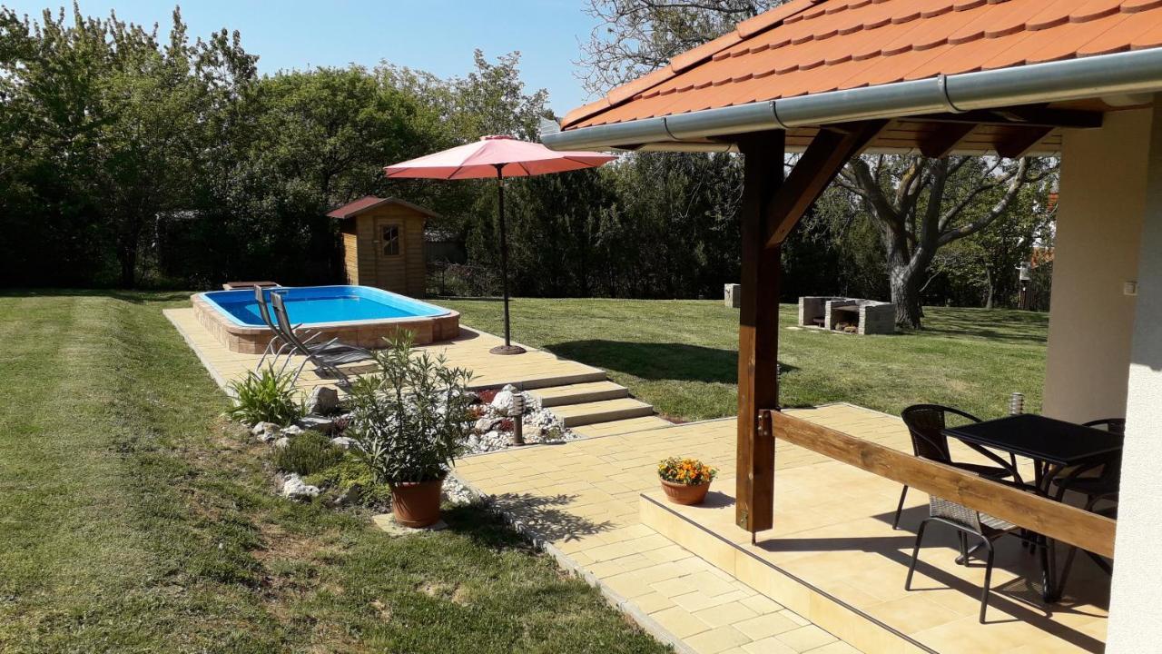 Cseresznyevirág Vendégházak Kovagoszolos Exterior foto