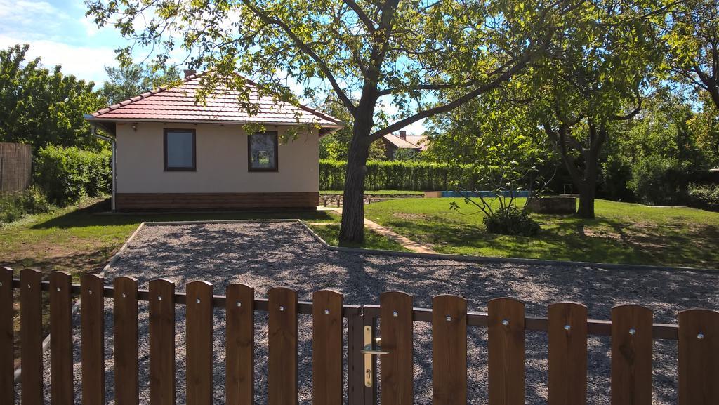 Cseresznyevirág Vendégházak Kovagoszolos Exterior foto